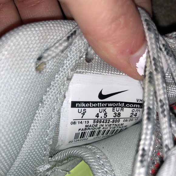 Nike Roshes size 7 - Picture 3 of 3